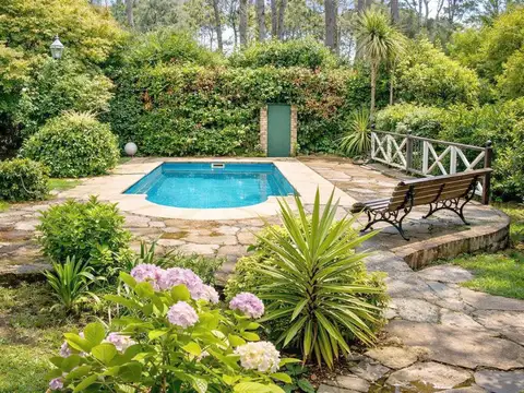 Casa 7 ambientes con 5 baños