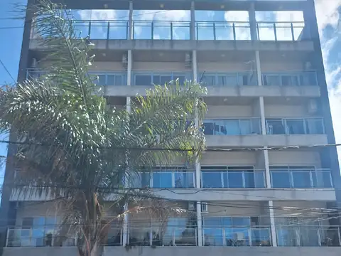 Departamento de 2 amb con cochera en venta en Jose Leon Suarez