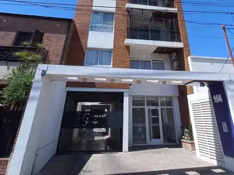 León Guruciaga 100