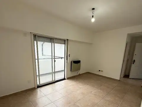 Departamento PH 2 amb, cocina con lavadero, patio, balcon, muy luminoso, sin expensas