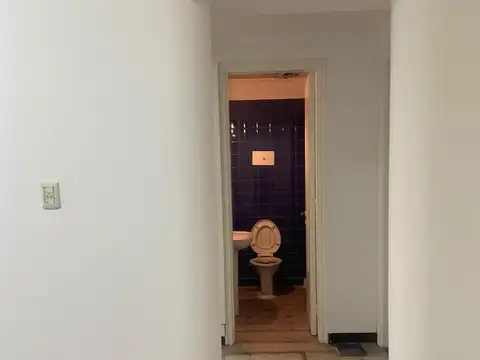 VENTA CASA CÉNTRICA 3 DE FEBRERO AL 1400