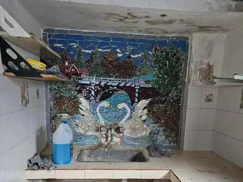 Casa 2 ambientes con 1 baño