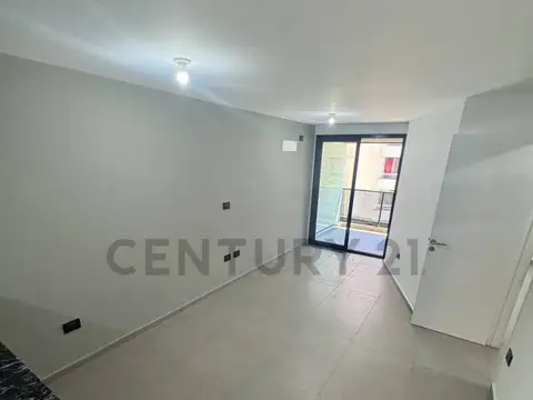 Peru 100, Piso 0