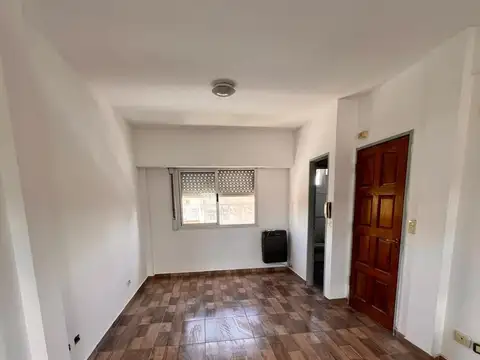 Venta de Oficina, a metros de tribunales. Moron.