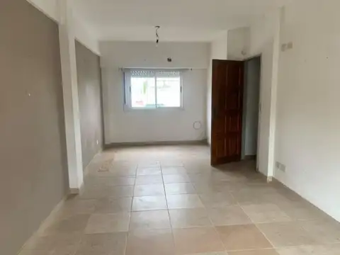 Venta de Oficina, a metros de tribunales. Moron. 