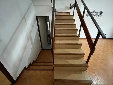 Depto Tipo Casa en Venta con 2 cocheras