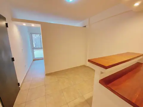 Departamento en Alquiler en Republica De La Sexta, $ 330.000