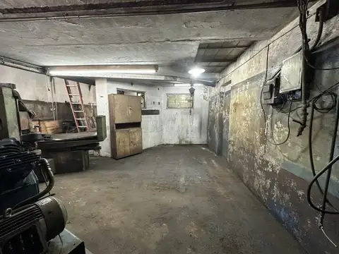 GALPÓN COMERCIAL C/ doble salida