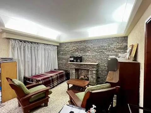 CHALET 5 AMB. EN VENTA-EXCELENTE UBICACION-LANUS O