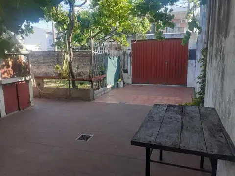 Casa 4 ambientes con 1 baño