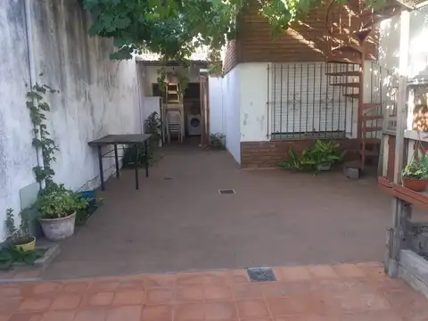 Casa en Venta en Castelar, USD 110.000