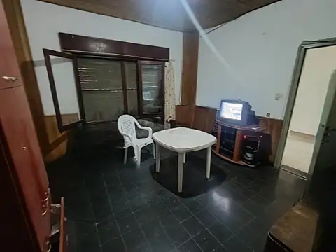 Casa 5 ambientes con 1 baño