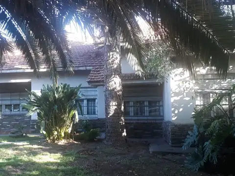 Venta de casa en Adrogué. Ideal dos familias o renta