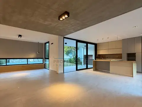 Casa 2 ambientes con 2 baños