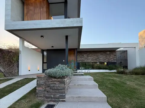 Casa en Venta en Jesus Maria, USD 249.000