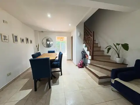 Depto Tipo Casa en Venta con 1 cocheras