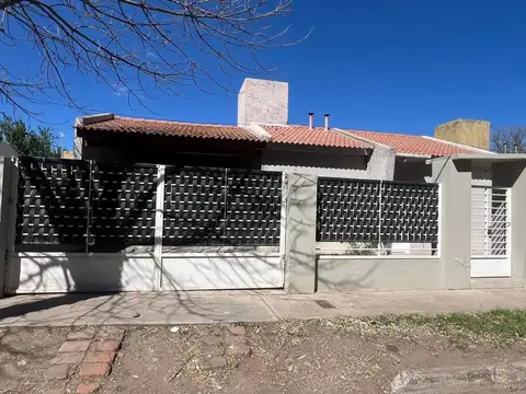 Casa en Venta en Juana Koslay, Juan Martín de Pueyrredón