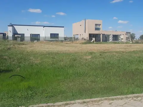 HERMOSO LOTE DE 306M2   EN VENTA   B° SANTA CLARA AL SUR - SAN VICENTE