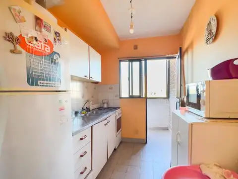 Oportunidad departamento 2 dormitorios con balcón en Republica de la sexta