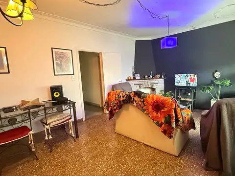 Depto Tipo Casa 4 ambientes con 2 baños