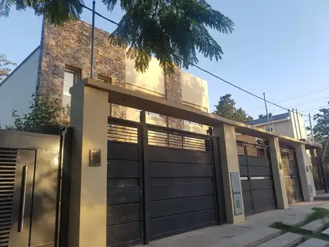 Casa - Duplex - Venta - City Bell