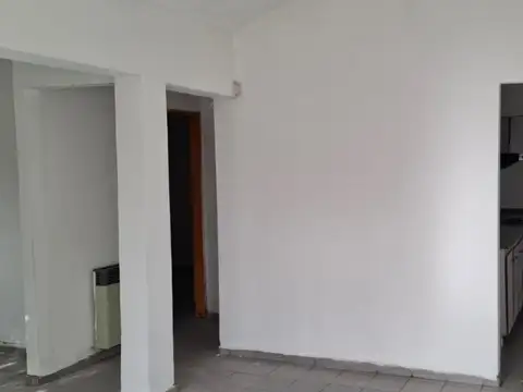 Casa en Alquiler con 2 cocheras