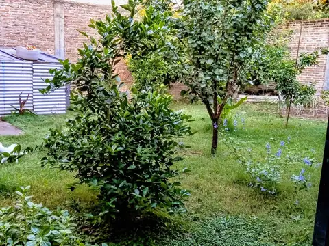 Casa en venta km. 40, Virrey del del pino sobre amplio lote, a 300 mts de colectora