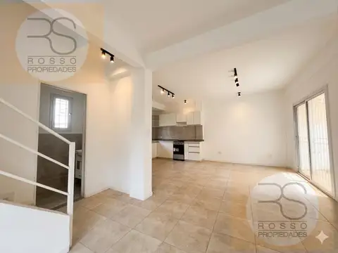 Depto Tipo Casa en Venta en Villa Sarmiento, USD 145.000