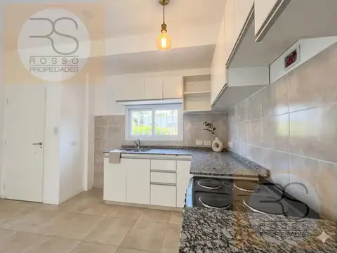 Depto Tipo Casa en Venta con 2 cocheras