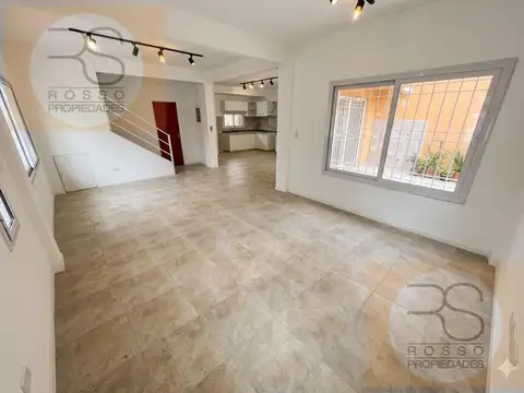 Depto Tipo Casa en Venta de 4 ambientes