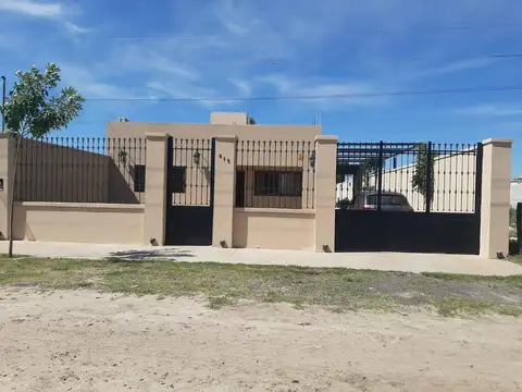 VENDE CASA EN RIACHUELO 