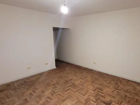 Juan de Garay al 2300