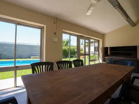 Casa en Venta en Castelar, USD 400.000