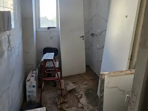 Av. Beiro 3300, Piso 4