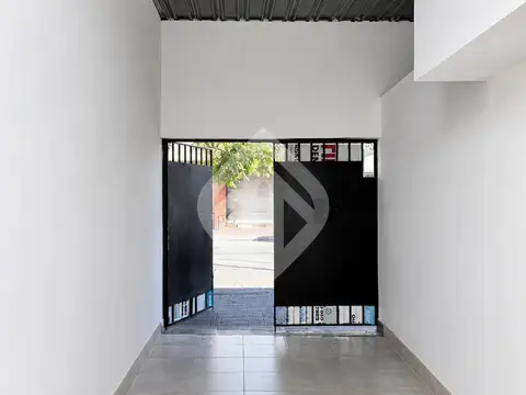 Casa 6 ambientes con 2 baños