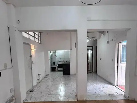 Depto Tipo Casa en Alquiler en Lanus Oeste, $ 700.000