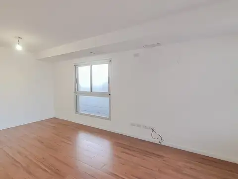ALQUILER OFICINA CON VISTA AL RIO DE 170m2 EN PUERTO NORTE