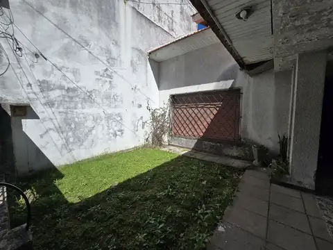 Camilo V Cavour 3000, Piso PB