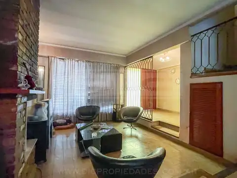 Casa 7 ambientes con 3 baños