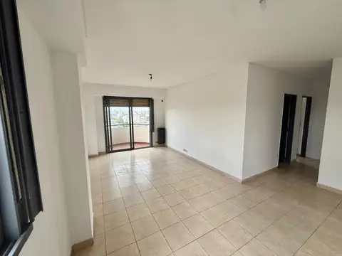 4 AMBIENTES, 82 MTS TOTALES, AL FRENTE CON BALCÓN, COCINA INDPTE, BAÑO COMPLETO Y TOILETTE, EXC. UBICACIÓN