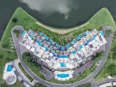 PRAIA DPTO CON TERRAZA,PILETA Y PARRILLA.-
