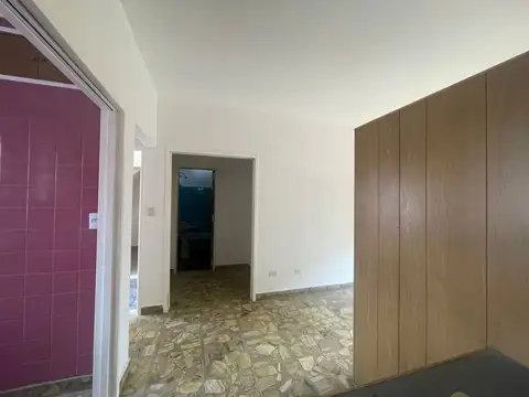 Depto Tipo Casa en Alquiler en Caseros, $ 600.000