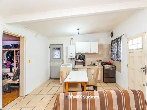 Casa 4 ambientes con 2 baños